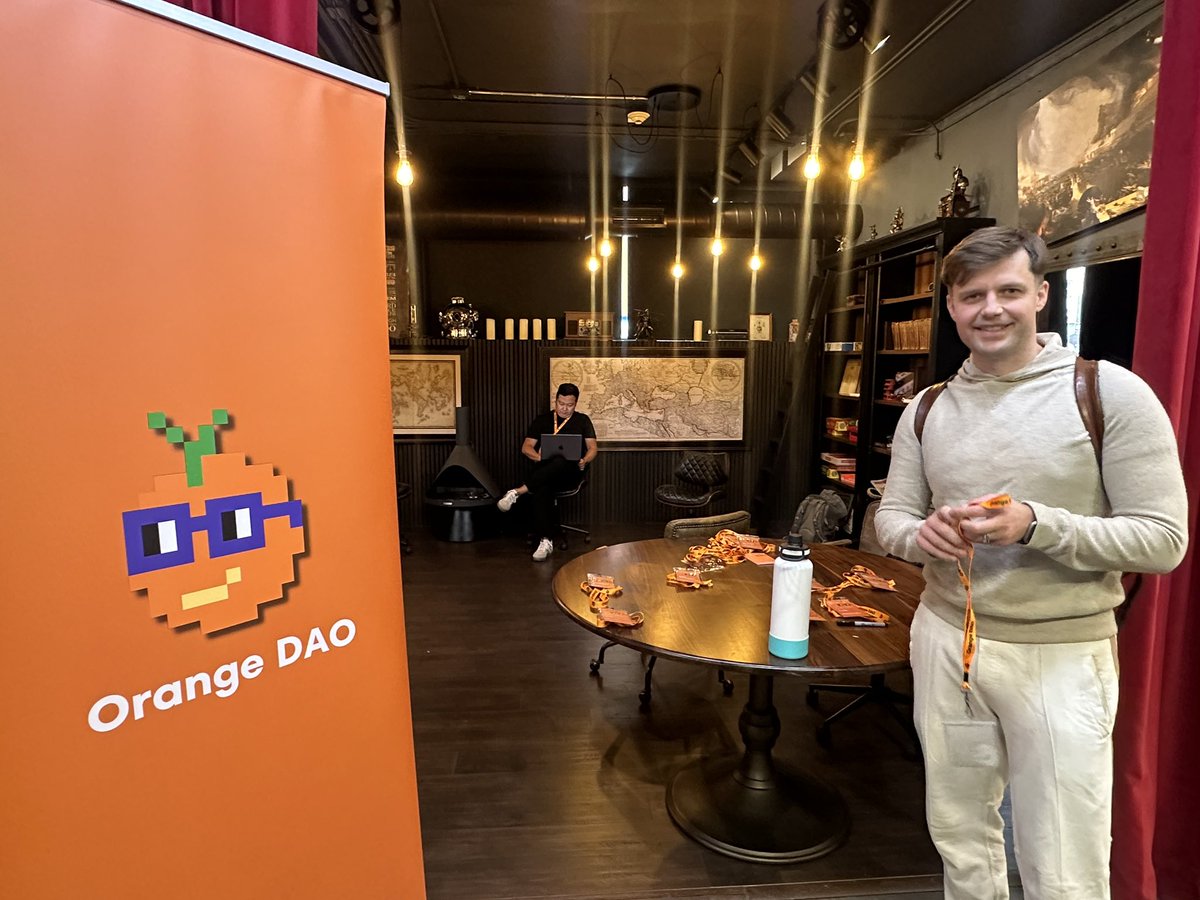 0G_labs's tweet photo. We are excited to kickoff our @OrangeDAOxyz fellowship. Super excited to be amongst great founders. https://t.co/oIBLODzZW7