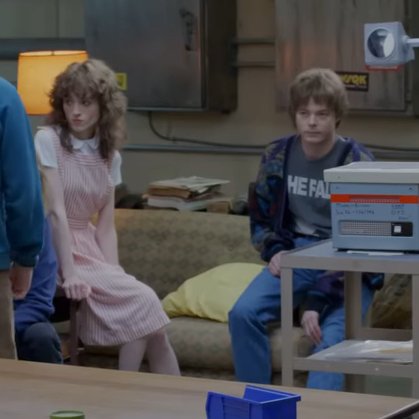 thinkerjonathan's tweet photo. S5 JONATHAN BYERS EVERYONE https://t.co/b6egnGViDO