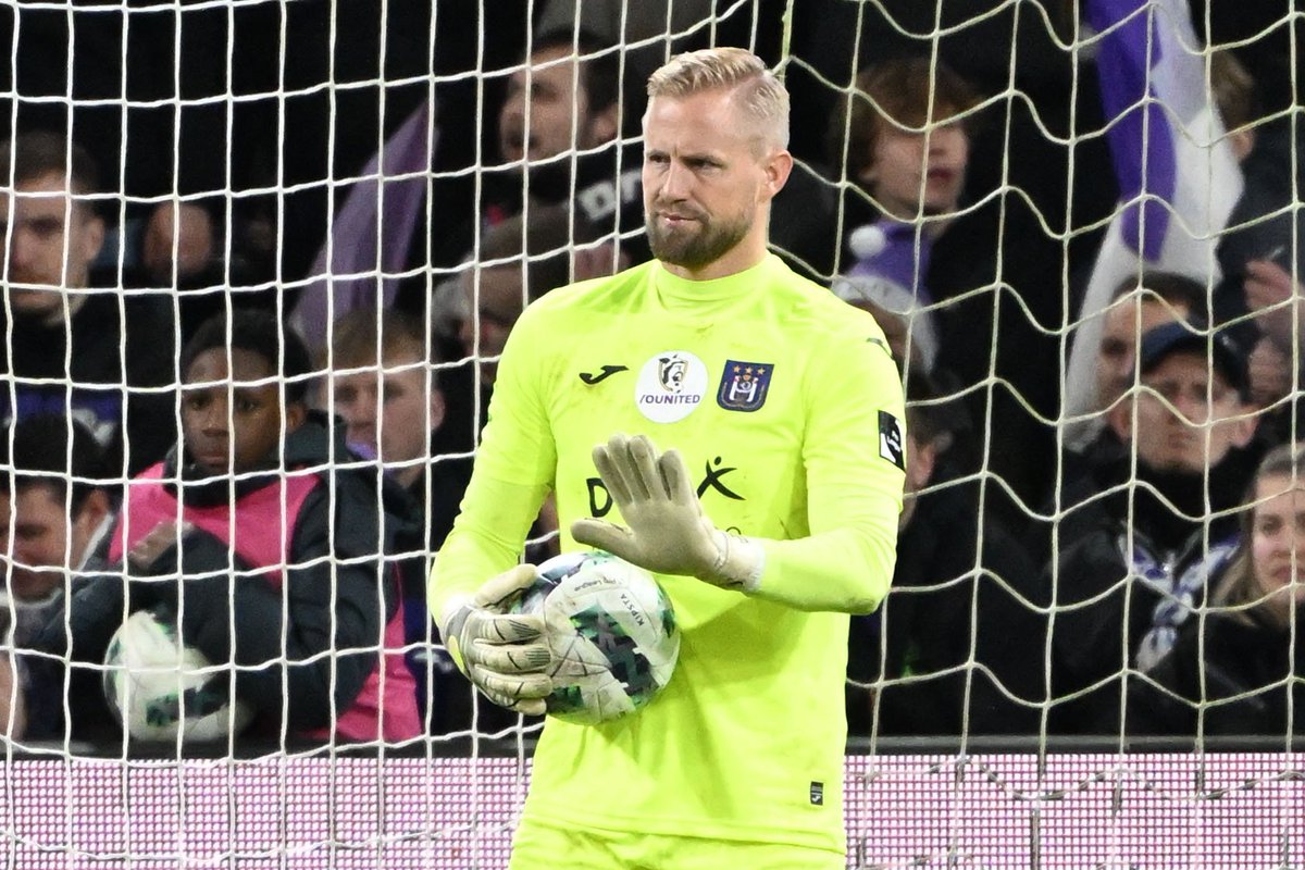 ExpresoEscoces's tweet photo. 🚨 Kasper Schmeichel haría la revisación médica en estos días para convertirse en el nuevo portero del #CeticFC 🧤🍀
También ficharian a Viljami Sinisalo como suplente, según un informe.
#SPFL 🏴 https://t.co/WD7EZNy5R0