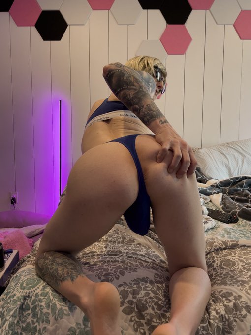 What naughty things should be done on a Monday? #sissy #booty #gurl https://t.co/8Hnydh2iwv<a href="/tag/booty"class="tags"><span>#booty</span></a><a href="/tag/sissy"class="tags"><span>#sissy</span></a><a href="/tag/gurl"class="tags"><span>#gurl</span></a>