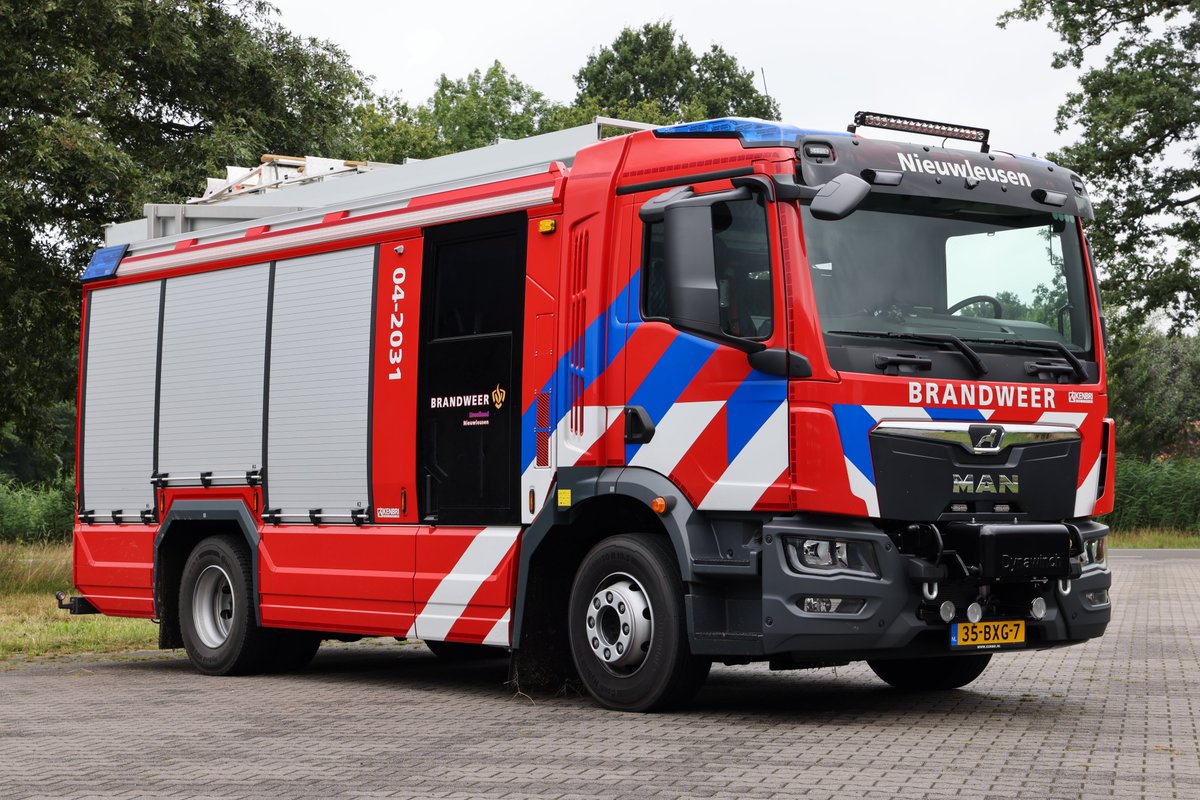 Onlangs ontvingen Staphorst en Nieuwleusen hun nieuwe tankautospuit. #brandweer #Staphorst #Nieuwleusen