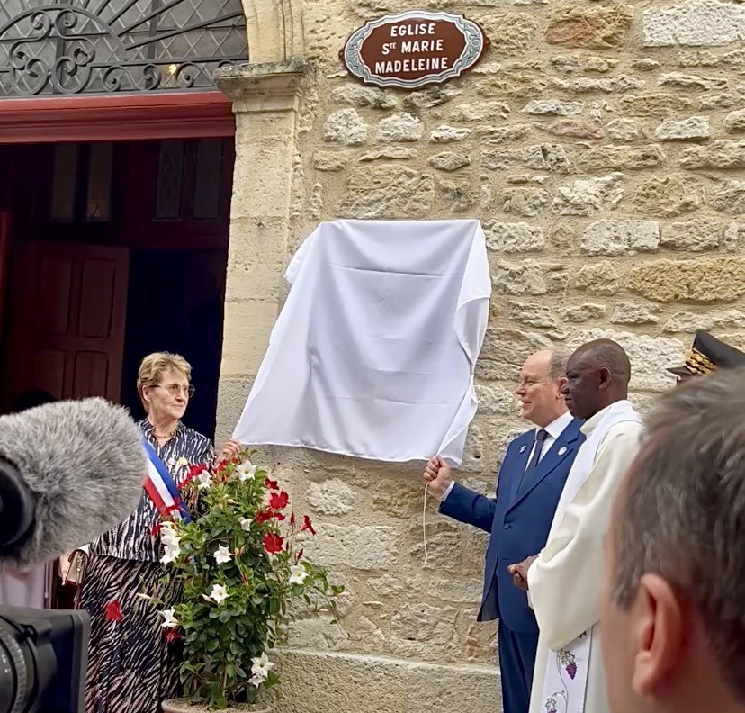 HeleneLaporteRN's tweet image. 🇲🇨🇫🇷 Aujourd’hui à #Duras pour accueillir sur les terres de ses ancêtres, son Altesse Sérénissime, le Prince Albert ll de Monaco où il a inauguré officiellement l’église Sainte Marie-Madeleine suite à sa restauration.