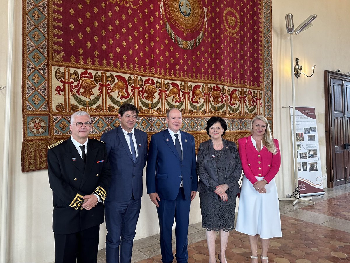 HeleneLaporteRN's tweet image. 🇲🇨🇫🇷 Aujourd’hui à #Duras pour accueillir sur les terres de ses ancêtres, son Altesse Sérénissime, le Prince Albert ll de Monaco où il a inauguré officiellement l’église Sainte Marie-Madeleine suite à sa restauration.