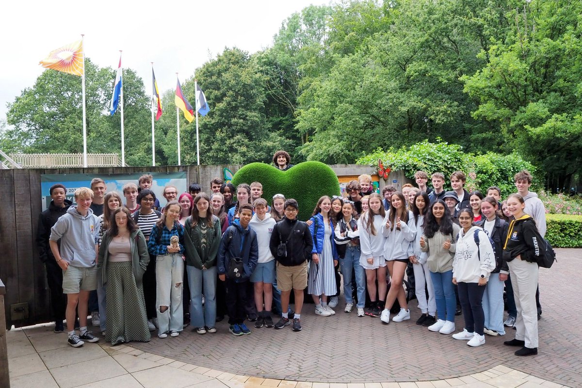 On our way back from our concert tour of Germany, the Netherlands and Belgium. What a great weekend of music it has been with all these incredible singers and players!! 🇩🇪🇳🇱🇧🇪