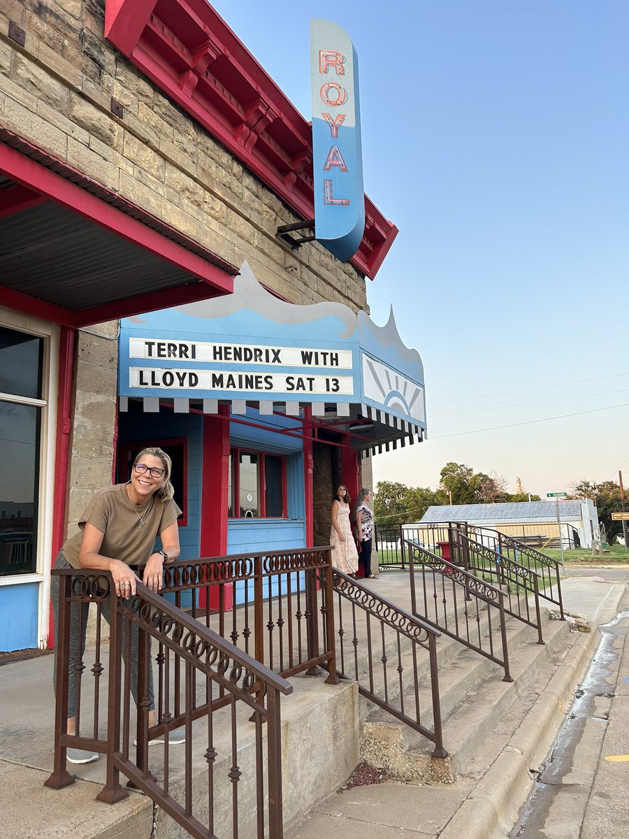 Terri Hendrix tweet media