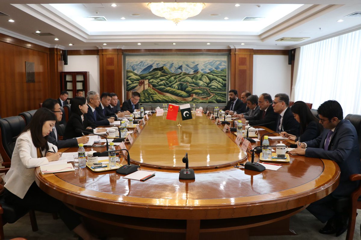CPECOfficials's tweet photo. 🇵🇰🇨🇳 Planning Minister Prof. Ahsan Iqbal met with H.E Mr. Zhao Chenxin, Vice Chairman of NDRC, at NDRC HQ in Beijing today. 

#CPECPhase2 #PakChinaFriendship  #CPECMakingProgress https://t.co/3zLc27QUKI