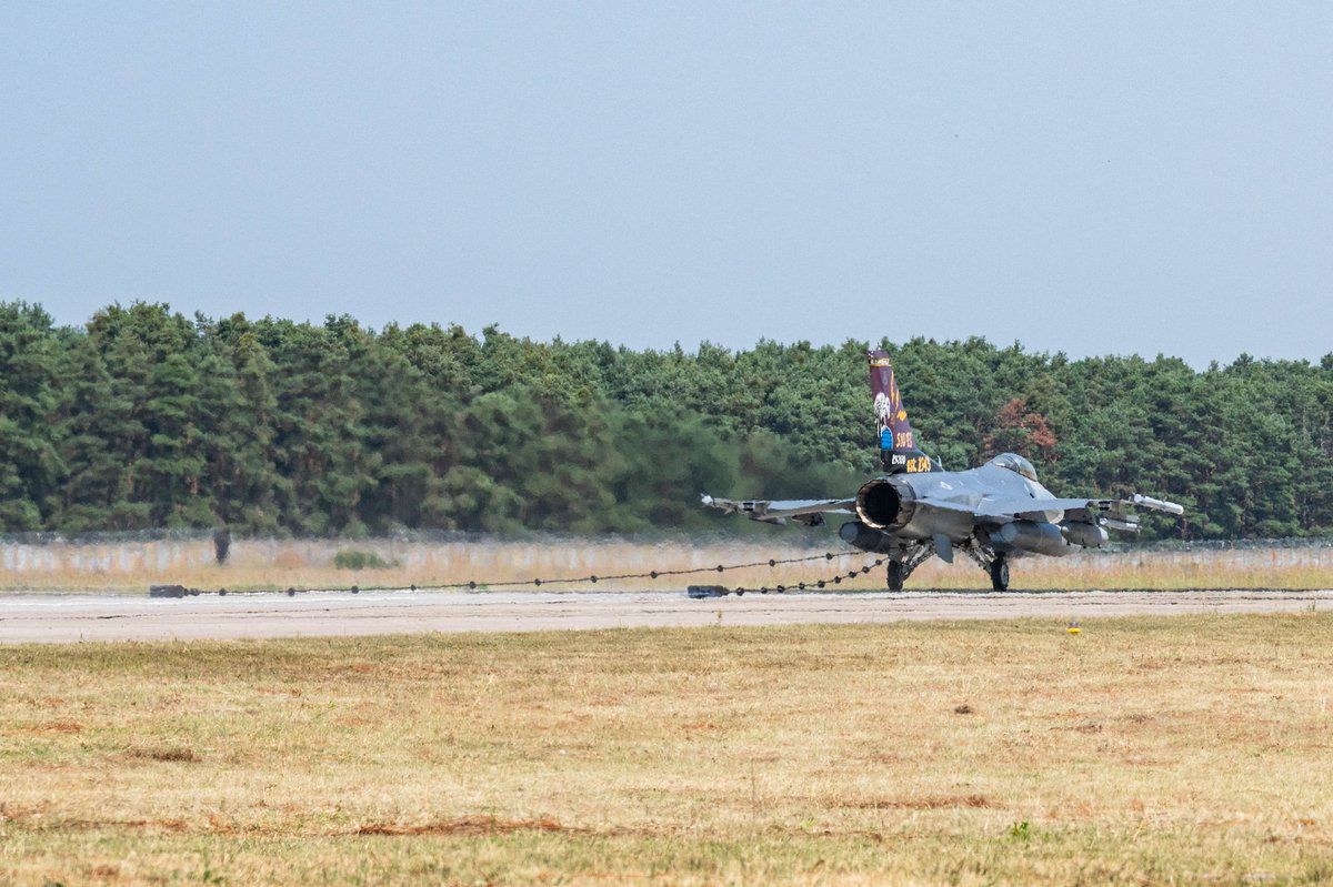 Ashishdangwal07's tweet photo. New Barrier Arresting Kit-12 passes certification test by safely decelerating a @usairforce F-16 from the 31st Fighter Wing at #Malacky Air Base, #Slovakia on July 10, 2024. https://t.co/xB8EeT3I7C