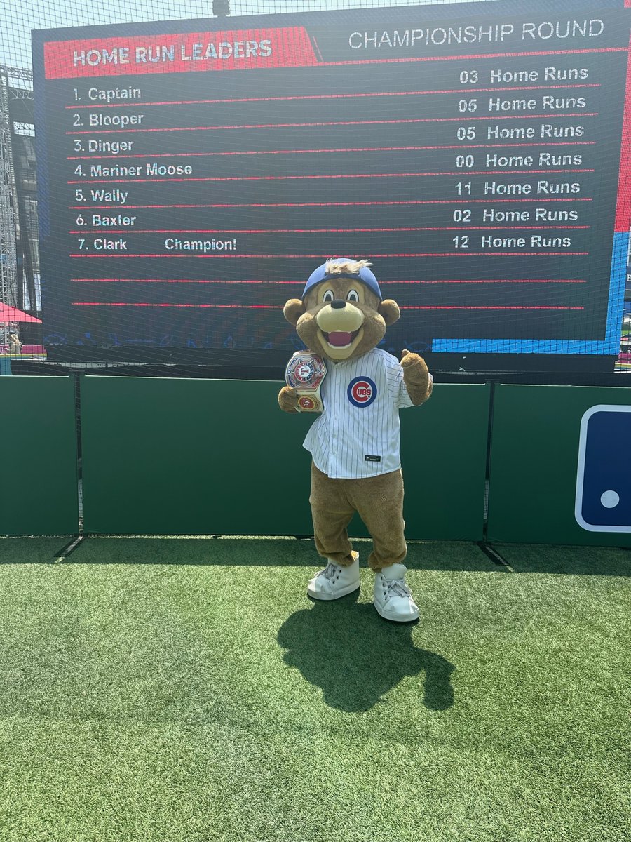 Cut4's tweet photo. FLY THE W!

@ClarkTheCub takes home the W in the mascot Home Run Derby at All-Star Village. 💪 https://t.co/mdIEwvnfZ1