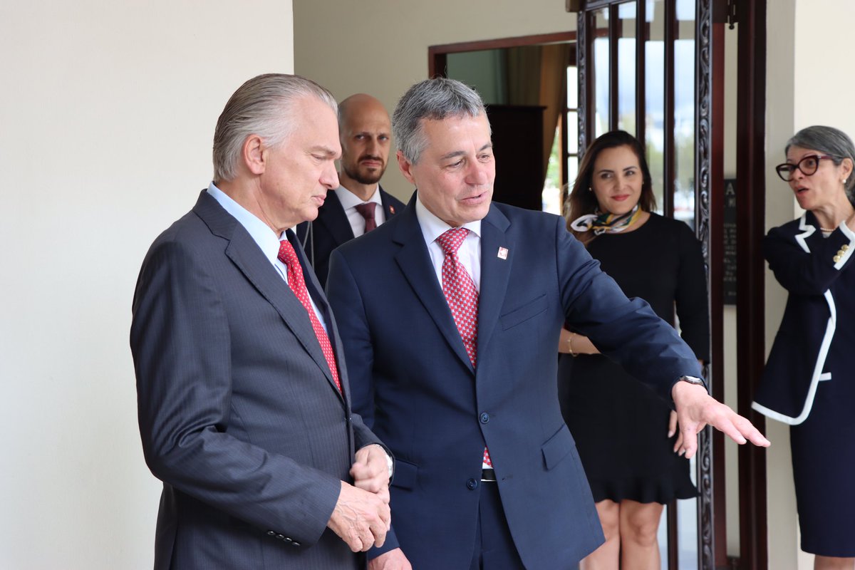 ignaziocassis's tweet photo. Productive meeting with 🇨🇷 FM Arnoldo André Tinoco on our #economic relations and joint commitment to #democracy, #peace &amp; #humanrights. Both our countries share a rich democratic tradition. May this first-ever visit of a 🇨🇭 government member to #CostaRica strengthen our ties 🤝 https://t.co/8qNDj7LTGc