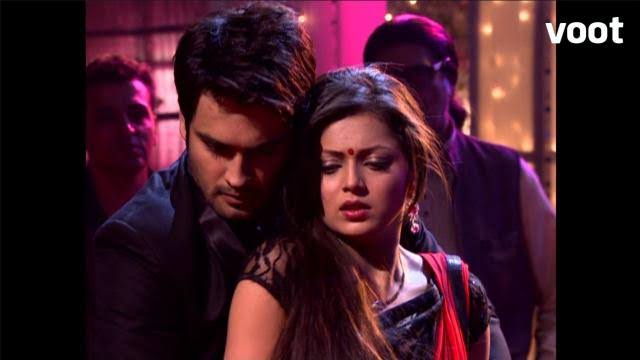 VivinaD33944's tweet photo. Zeher ka asar poori rawangi par...Madhubala ka ishq poori deewangi par...Madhubala aahaan! 

 #VivianDsena
#DrishtiDhami #vishti #Rishbala https://t.co/Y2UTIjwT8S