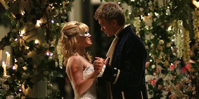 notgwendalupe's tweet photo. 'A Cinderella Story' premiered 20 years ago today https://t.co/17UJBTCW5H