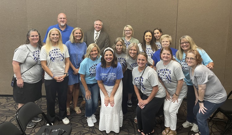 glenpoolps's tweet photo. Congratulations to our State Teacher of the Year finalist, Amanda Winn!! She and the other nine were on a panel and were able to share their stories. https://t.co/fOWOXny2DU