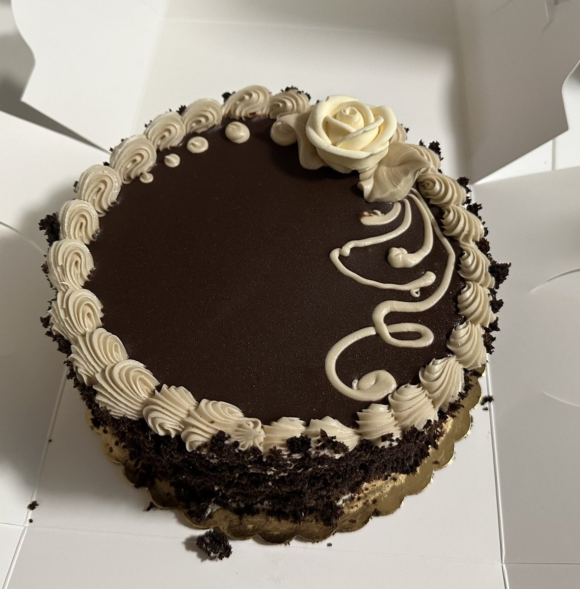 ZeroStick's tweet image. Got myself a Mocha Layer Cake for my birthday 🥳
