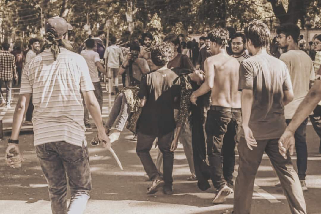 nigh10wL's tweet photo. তিনি কে, তারা কে? 
স্বৈরাচার স্বৈরাচার!!
#QuotaReformMovement #Bangladesh https://t.co/mSIyYUYRJY