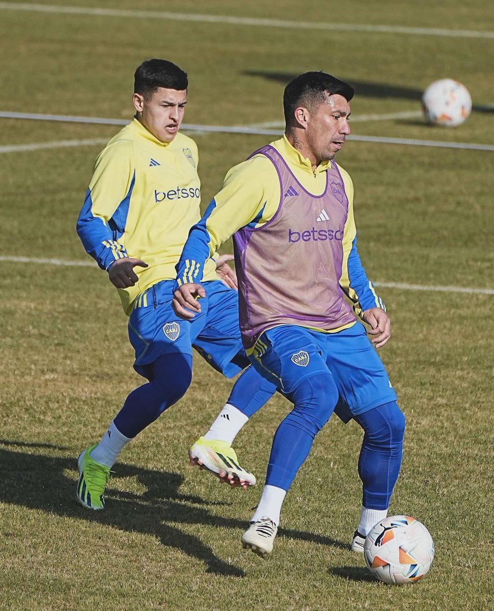 Gary Medel entrenando en Boca Predio.