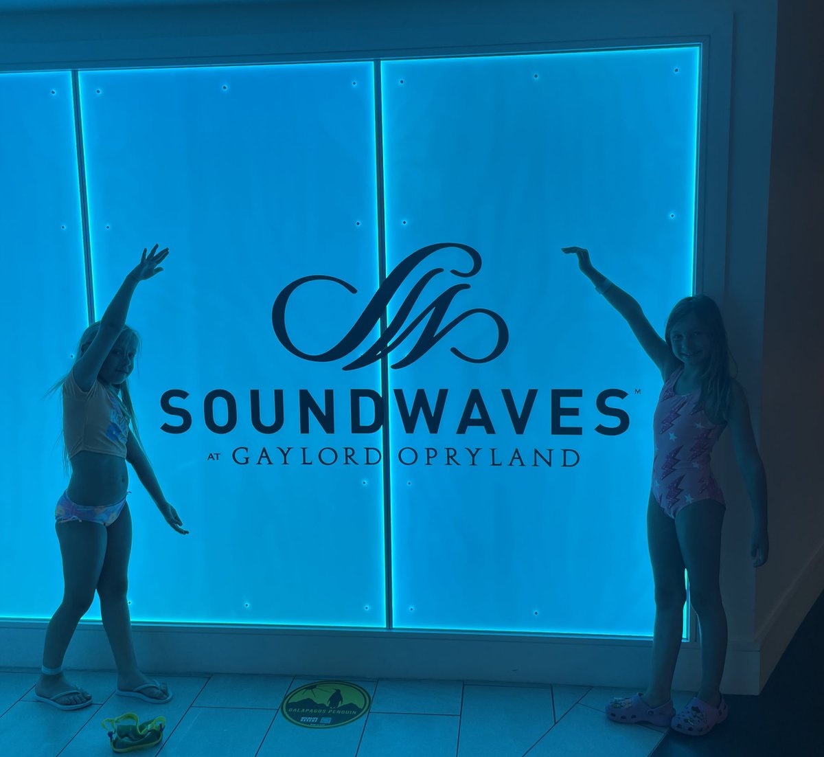 PureOutlaw's tweet photo. It was a beautiful birthday weekend full of sun & fun for our beautiful, sweet, kind, loving and super fun loving baby girl. #oncloudnine #harrystylesfan #blessedbyyourlove https://t.co/giXzBgDiuS