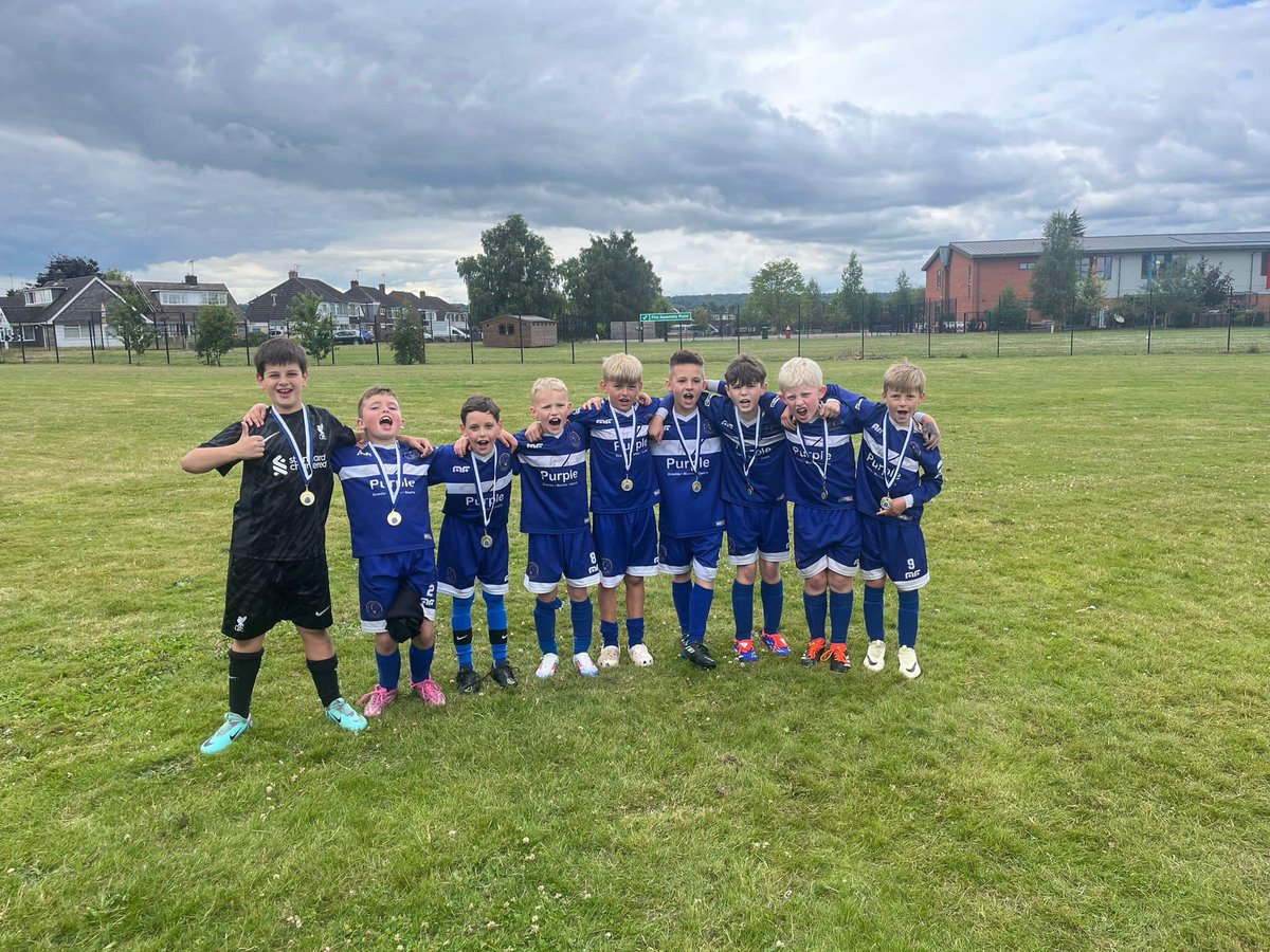 KiddyLionsFC's tweet photo. Our weekends of hard work and putting on tournaments came to an end in summer sunshine. Well done everyone involved! A lot of children, coaches and parents went away very happy. Teams from all over midlands and also visitors from as far as Wales. Superb grassroots football! ⚽️👏🏼 https://t.co/83OUW1dHb8
