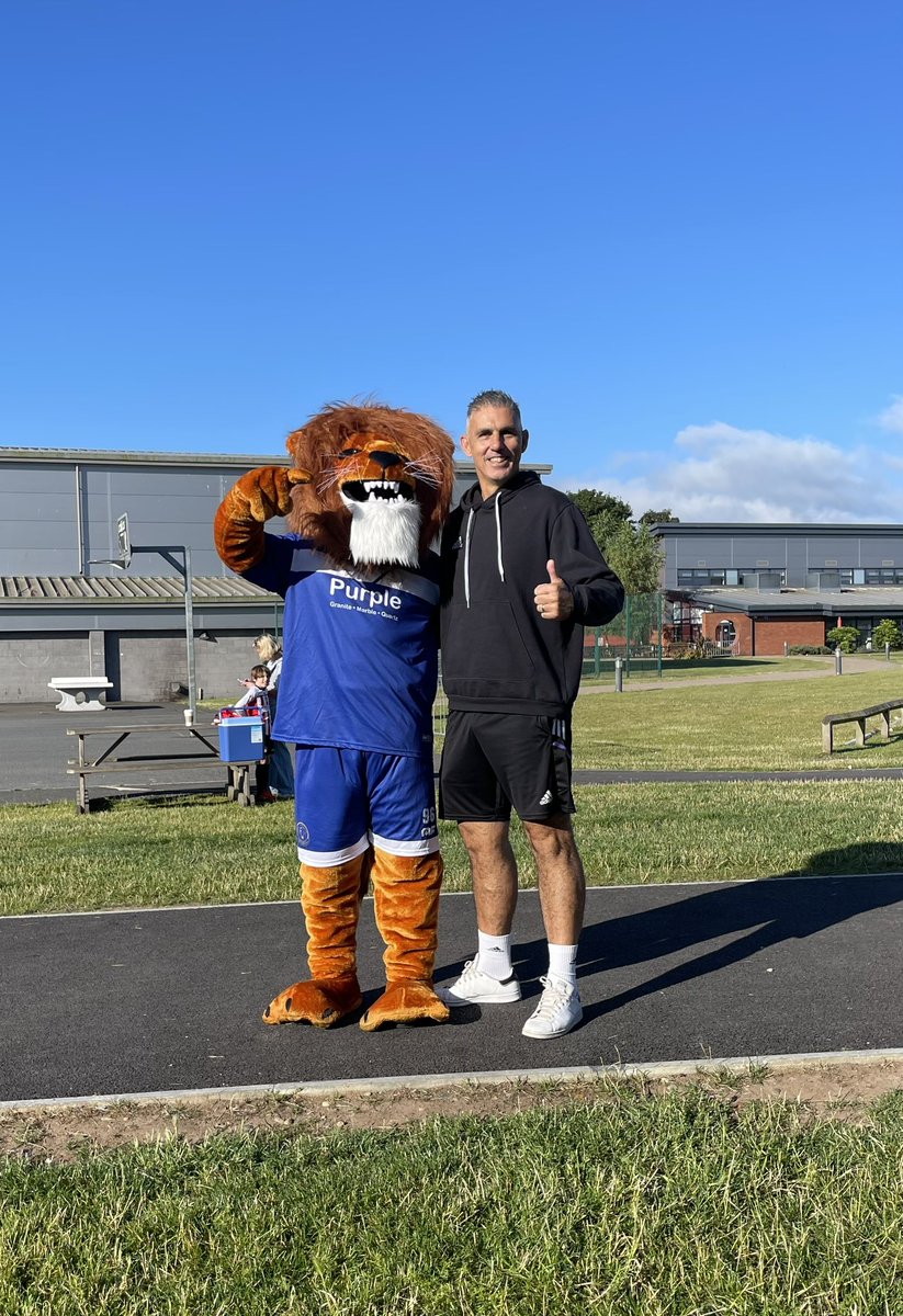 KiddyLionsFC's tweet photo. Our weekends of hard work and putting on tournaments came to an end in summer sunshine. Well done everyone involved! A lot of children, coaches and parents went away very happy. Teams from all over midlands and also visitors from as far as Wales. Superb grassroots football! ⚽️👏🏼 https://t.co/83OUW1dHb8
