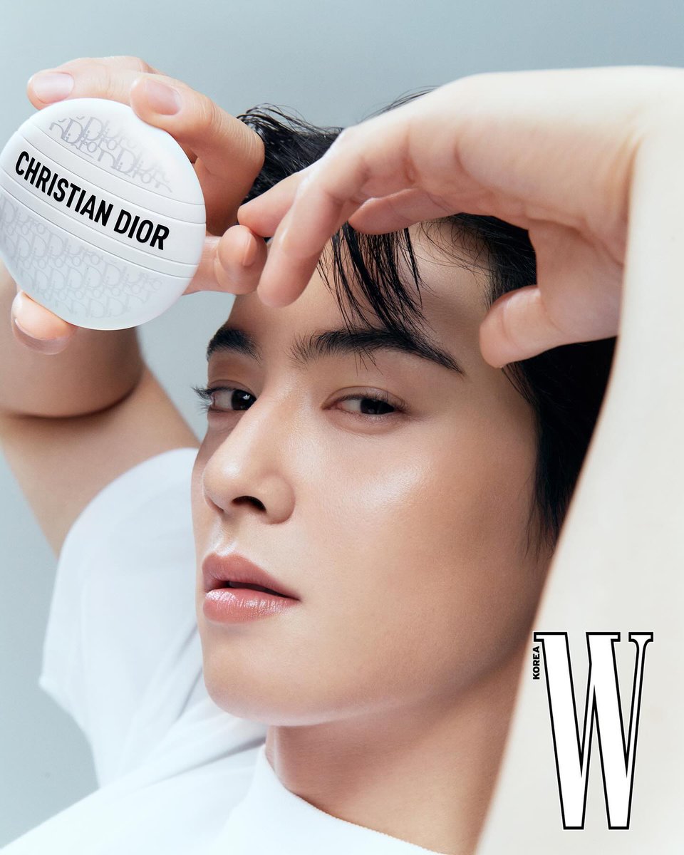 _storyc_'s tweet photo. W Korea 크리스챤 NEW 디올 르 밤 화보 #차은우 https://t.co/o6z4I6BOVY