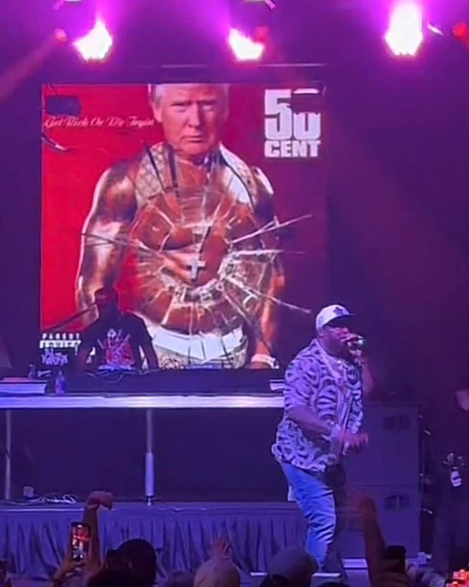 ryanpittmangolf's tweet photo. @expomick @DaveAMcCarthy not meant to be a political post. But has anyone discussed why 50 cent is wearing a Maple Leafs hat at his Boston concert? 😂 https://t.co/rl38f8UlDN
