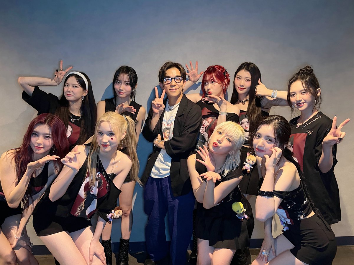 kep1er_jp's tweet photo. [📚] #KepMemories_JP 

JAPAN FAN CONCERTの演出をしてくださったs**t kingzのkazukiさんも来てくださいました💃🖤

ありがとうございました☺️

これからもかっこいい姿を見せ続けます✨

@kazukistkgz 
#stkgz #シッキン　
#Kep1er #케플러 #ケプラー
#Kep1er_JAPAN_CONCERT2024
#Kep1going https://t.co/HzctkzTQZb