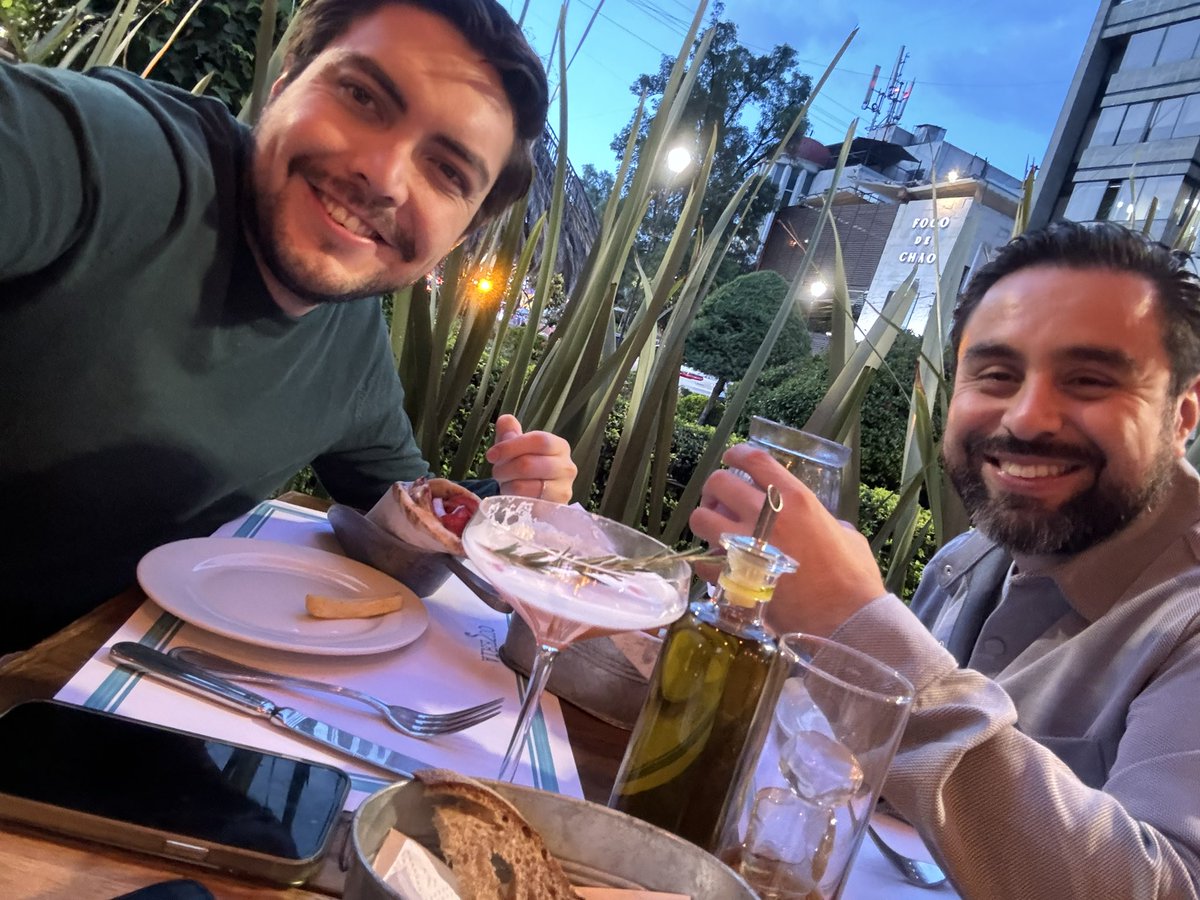 ErickGC08's tweet photo. @mateoguerrero23 eres el mejor, ahora si te llevo 2 años. 😜 https://t.co/tf6U5Yh7Dq