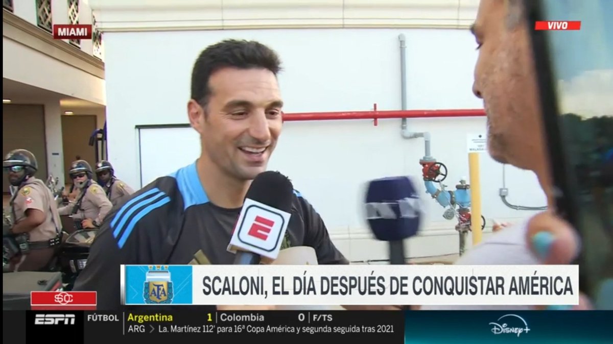 tetoroaa's tweet photo. La sonrisa de un bicampeon https://t.co/mI3vDYaZg7