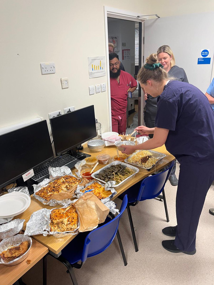 Super start to the week - treated to an Egyptian lunch by some of our Egyptian doctors 😋💛 taking time to sit, eat and catch up as a team is something we should try to do more of! Thank you guys 🙏🏽