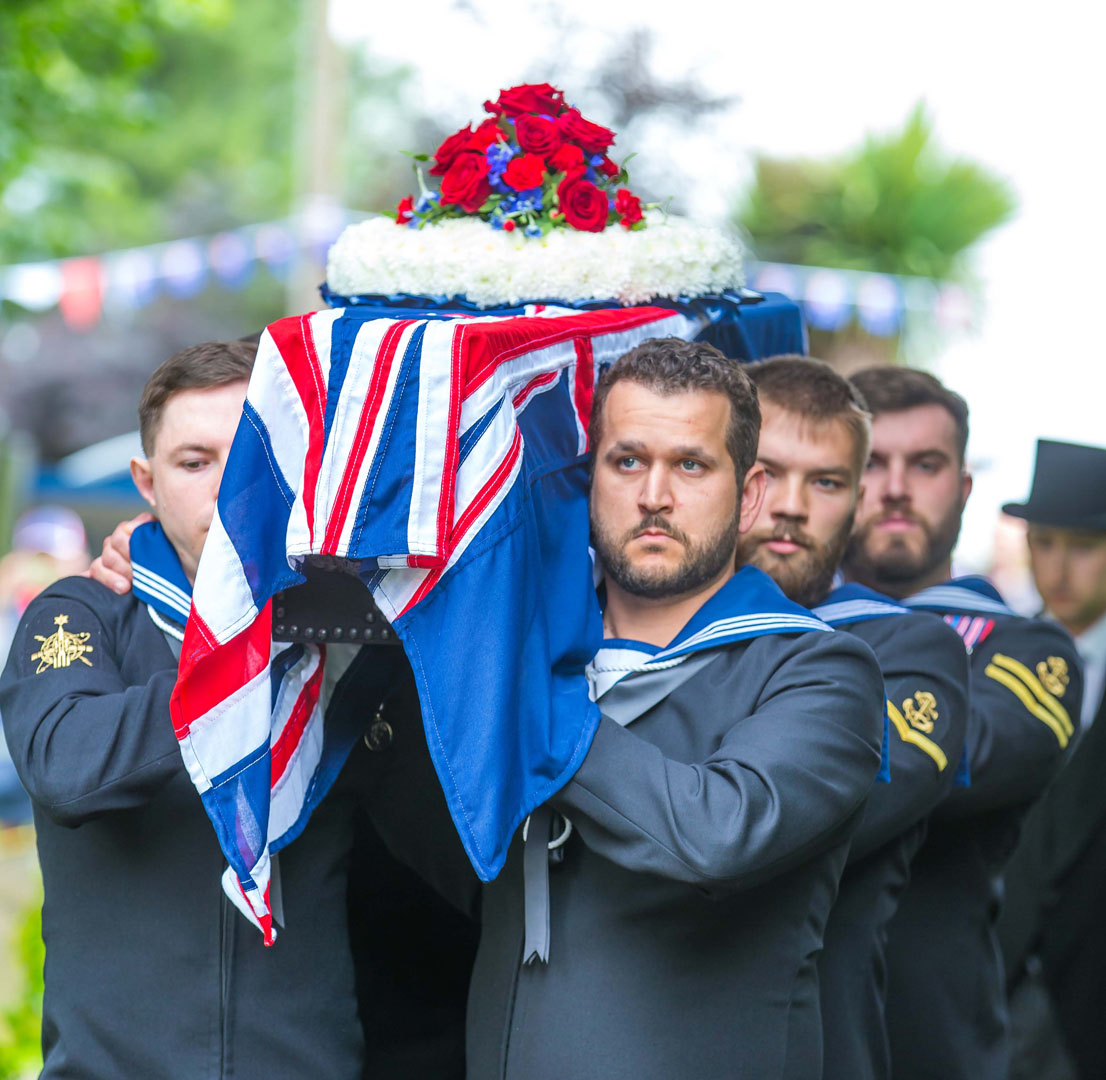 RoyalNavy's tweet image. 19th Century RN navigator Matthew Flinders has been reinterred in Lincolnshire.  

Today's Navy provided pallbearers for the service for the first person to circumnavigate/map the coast of Australia.🇬🇧

Read more: royalnavy.mod.uk/news-and-lates…