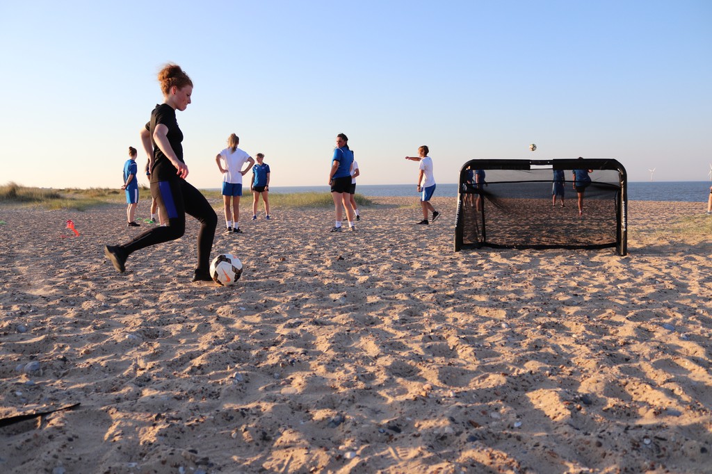 HarrodSport's tweet photo. Train anywhere, anytime. 👊 🥅 ⚽ 

Shop our range of training equipment and sharpen up your football skills! 

https://t.co/5YgyFoCHiN https://t.co/JnQALubp7P