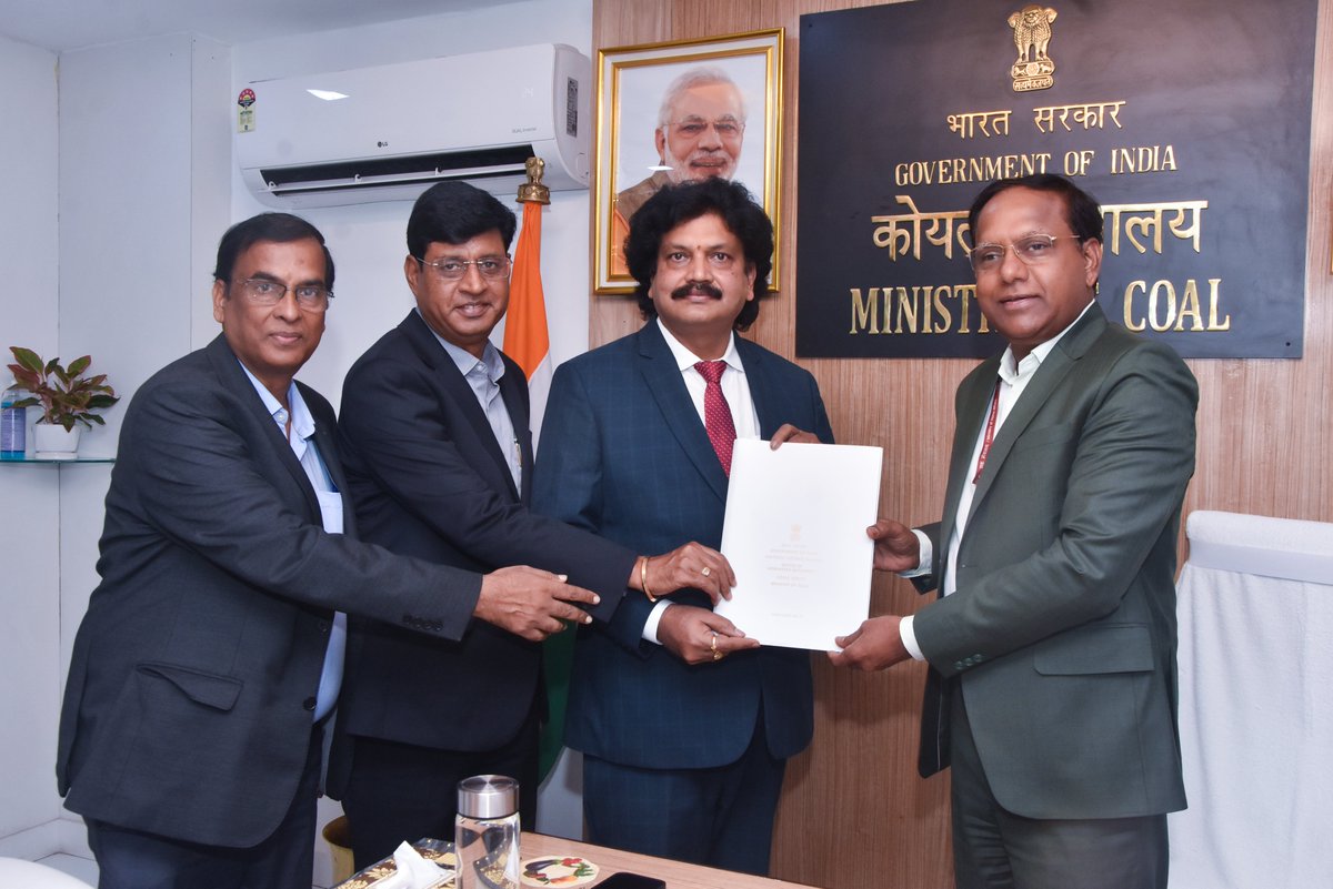 nlcindialimited's tweet photo. Nominated Authority, Ministry of Coal and NLCIL executed the Coal Mine Development and Production Agreement (CMDPA) of Machhakata (Revised) Coal Mine (30 MTPA) on 15.07.2024 during the agreement ceremony held at Shastri Bhavan, Ministry of Coal, New Delhi.
#NLCIL #MinistryOfCoal https://t.co/fXnkEvoSb2