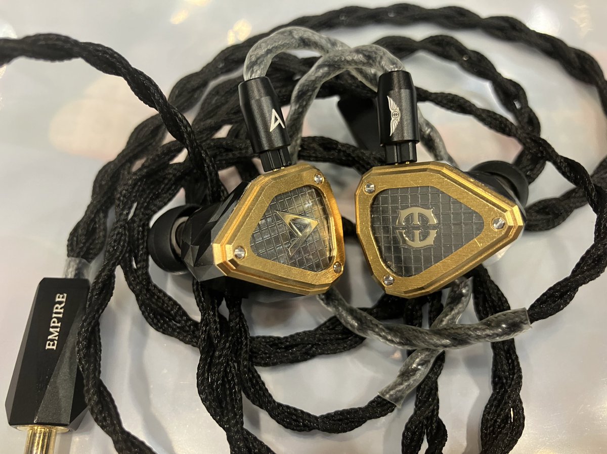 ポタフェス EMPIRE EARS × Astell&Kern NOVUS 低域が横に広い窮屈さは