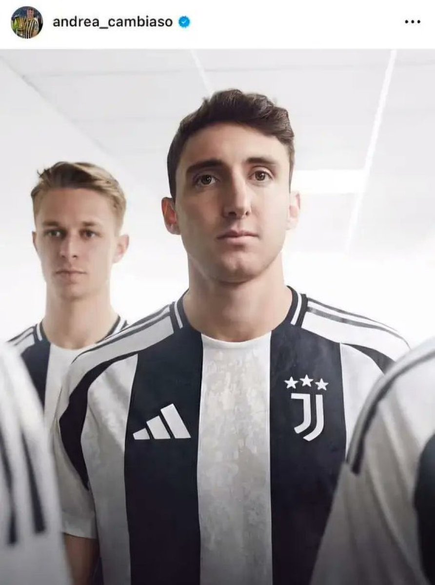 restivogabriele's tweet photo. #Spoilerman Andrea Cambiaso sulla nuova maglia #Juventus. https://t.co/psRGnNDeEL