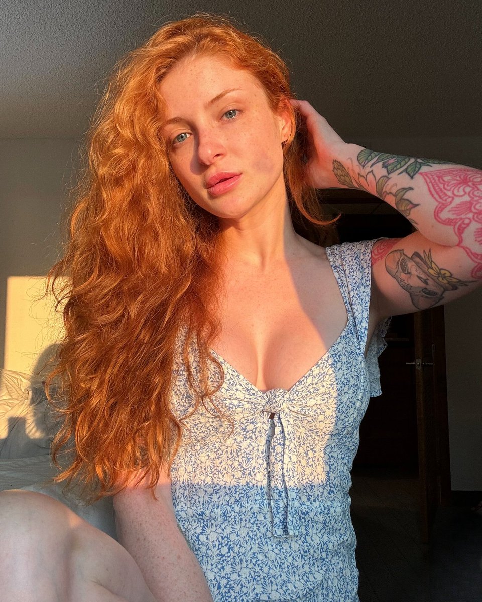 Katierosecoloredglasses tweet media