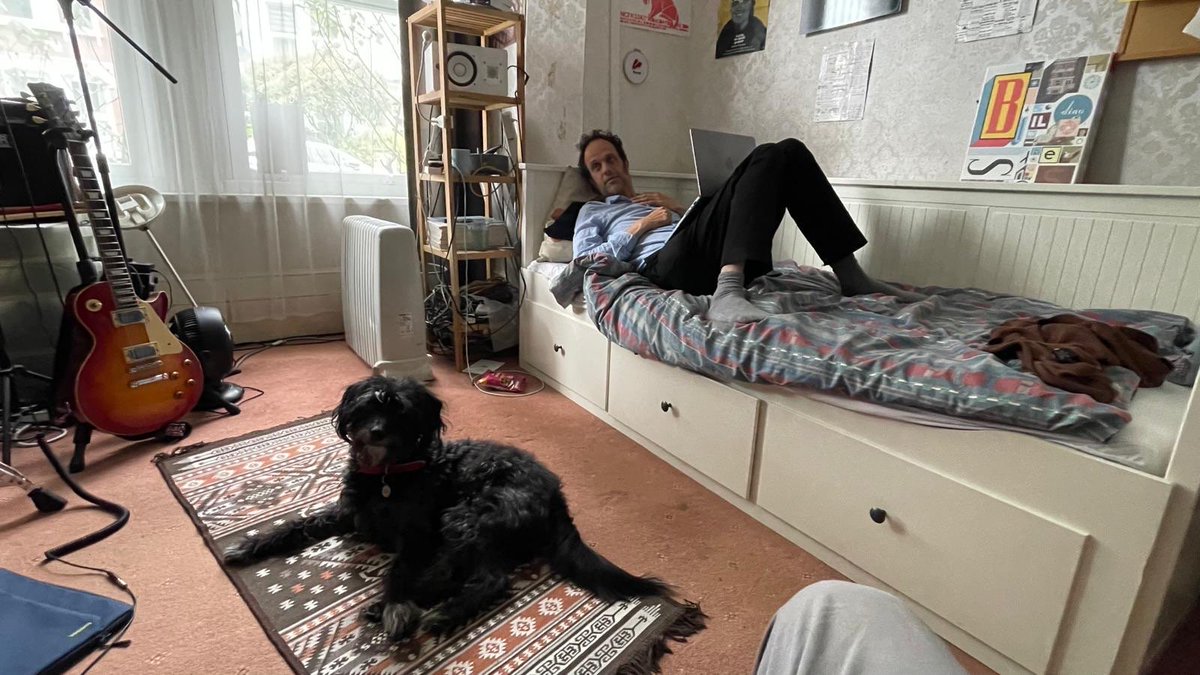 Dog helps with lyrics