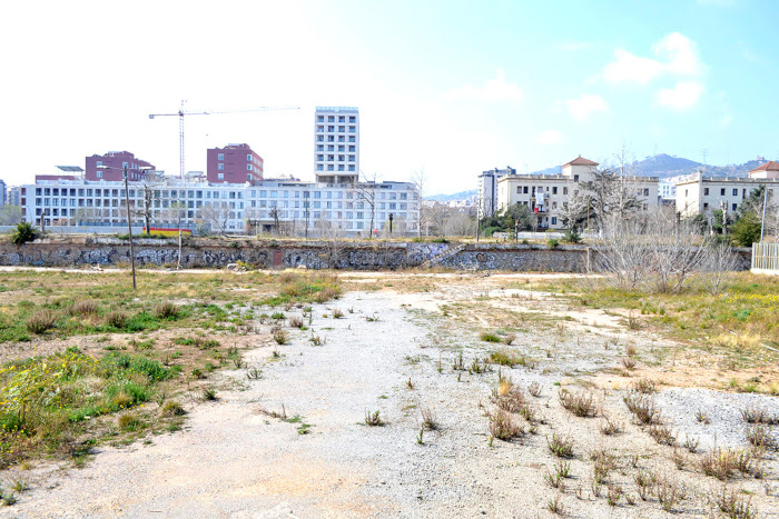 Comunicat: La <a href="/FAVBcn/">Favb</a> celebra l’acord entre l’<a href="/bcn_ajuntament/">Ajuntament de Barcelona</a> i el <a href="/ConsorciZF/">Consorci de la Zona Franca de Barcelona</a>  per a la construcció d’habitatge protegit.

➡️ Aquí el comunicat:
confavc.cat/zonafrancadhab…