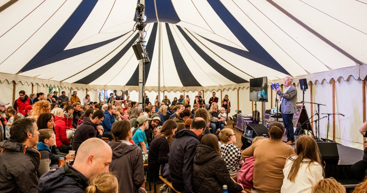 Here are some awesome shots from #TheFestivalOfBrilliant! 📷

Every artist and performer was a delight to host over the weekend! 📷

Pictured:
<a href="/frankcottrell_b/">Frank Cottrell-Boyce</a> 
@StevenLenton 
@NadiaShireen 
<a href="/TitforTatCircus/">Tit for Tat</a> 

Photos by Jenny Harper Photography