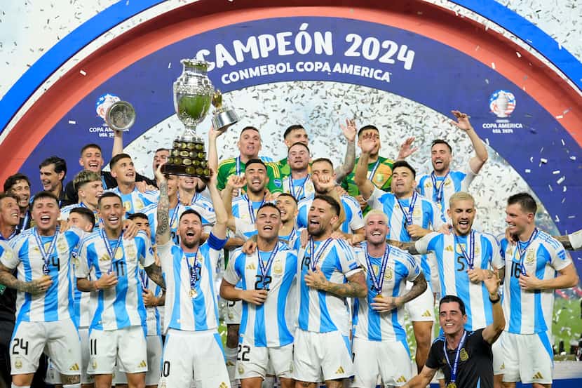 CollarIdae43058's tweet photo. Las bondades de nuestro canal de los deportes en #Cuba #TeleRebelde llevarle a cada televidente de primera mano las merecidas victorias de la furia roja de España y la albiceleste de Argentina, Eurocopa y Copa América respectivamente #Inder https://t.co/Znup8NXZoj