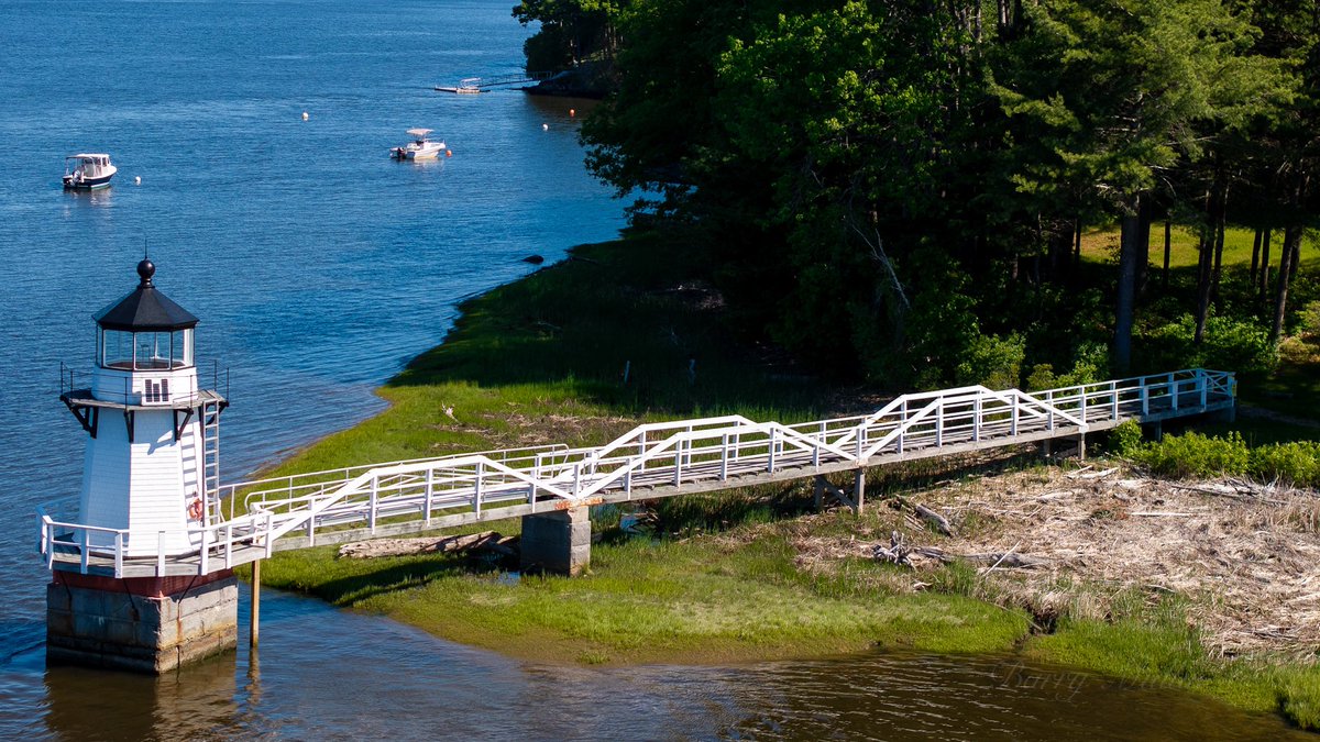 Lighthouses_NE's tweet image. Doubling Point Lighthouse during a beautiful morning in Arrowsic, Maine, USA. @ThePhotoHour @StormHour