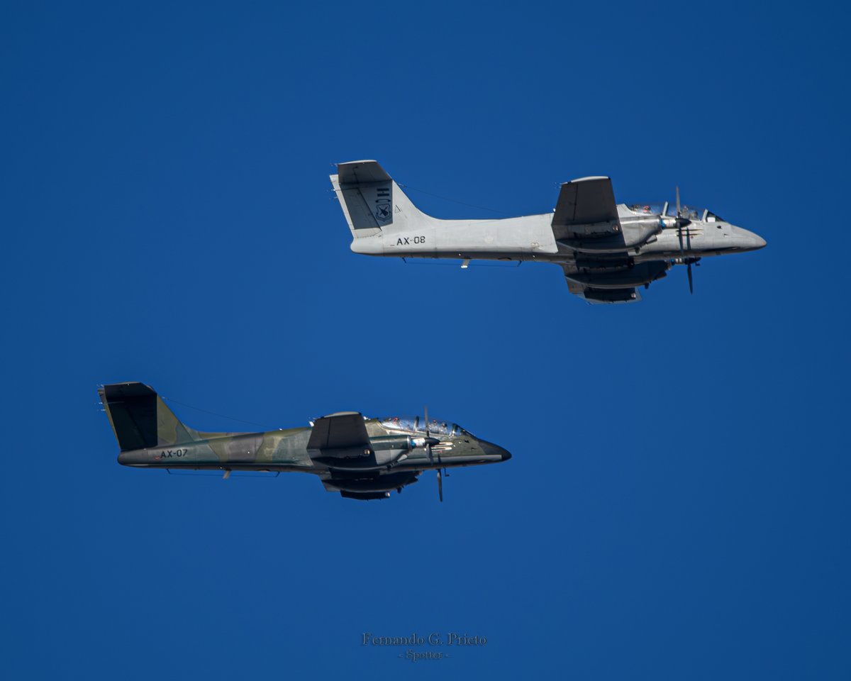 Ferfast's tweet photo. El turno de los turbohélices en el desfile por el #9DeJulio con los B-200 Hurón, Pucará y Twin Otter 😎🛩️👏
📷🇦🇷 09/07/24 
#DesfileAereo #FuerzaAerea #avgeek #AviacionMilitar #Nikon #Sigma
@Argendef @Magicmoon_7 @jpablosm10 https://t.co/Qmgyif2Dyt