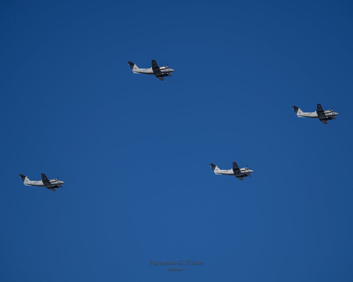Ferfast's tweet photo. El turno de los turbohélices en el desfile por el #9DeJulio con los B-200 Hurón, Pucará y Twin Otter 😎🛩️👏
📷🇦🇷 09/07/24 
#DesfileAereo #FuerzaAerea #avgeek #AviacionMilitar #Nikon #Sigma
@Argendef @Magicmoon_7 @jpablosm10 https://t.co/Qmgyif2Dyt