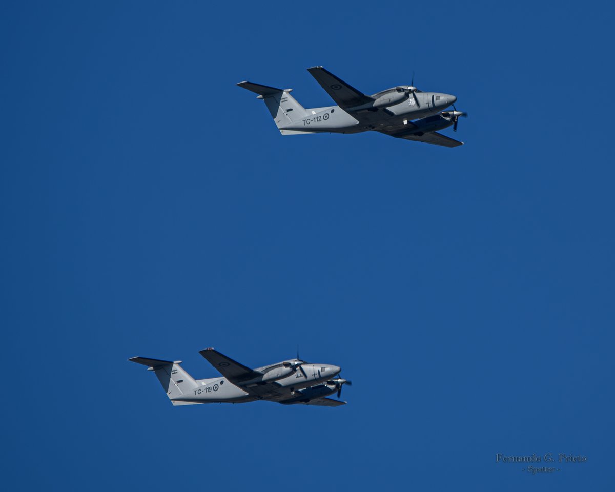 Ferfast's tweet photo. El turno de los turbohélices en el desfile por el #9DeJulio con los B-200 Hurón, Pucará y Twin Otter 😎🛩️👏
📷🇦🇷 09/07/24 
#DesfileAereo #FuerzaAerea #avgeek #AviacionMilitar #Nikon #Sigma
@Argendef @Magicmoon_7 @jpablosm10 https://t.co/Qmgyif2Dyt
