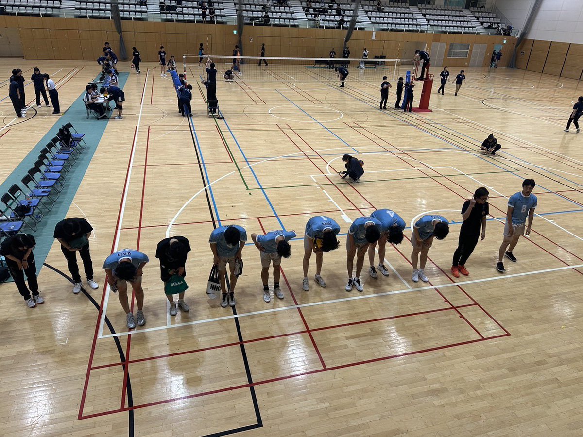 ClubSuisen's tweet photo. 天皇杯・皇后杯全日本6人制バレーボール選手権大会東京都予選会

【TOKYO SUI SUI SUISEN】
2回戦
●vs #東陵東京クラブ
18-25
25-15
21-25 https://t.co/ZJHtBKtrzb