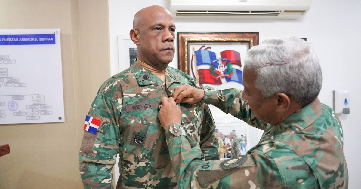 issffaard's tweet photo. El Gral. de Brigada Rafael E. Reyes, Comandante del Regimiento Guardia de Honor del MIDE, fue recibido por el Mayor Gral. Celín Rubio Terrero, director del #ISSFFAA. Discutieron sobre la difusión efectiva de beneficios y servicios para miembros de FF.AA.
🌐https://t.co/5O5AYY1ejF https://t.co/0pqpJKcCc2