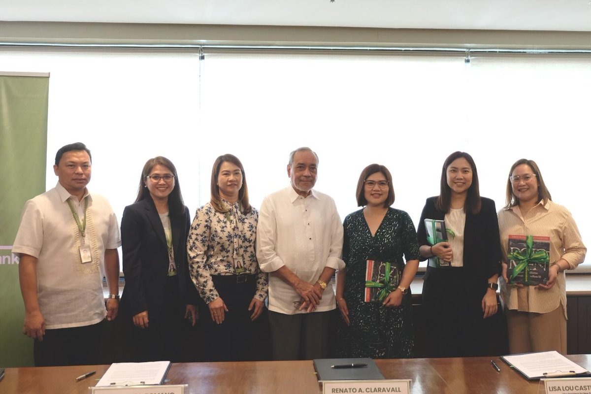 MoneySensePH's tweet photo. PVB and Palawan Sealing the Partnership: (L-R) PVB South Luzon Area Head Julius Marquez, PVB Chief Digital Marketing Officer Head Charina Balanquit, PVB Branch Banking Sales Head Geraldine Romano, PVBPresident and Acting CEO Renato Claravall, Palawan
https://t.co/1OET7WljxG https://t.co/OyClfrgKvH