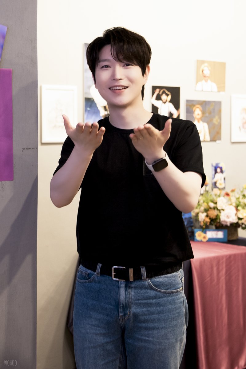 2019년에 친구한테 포레 영업 당하고 제일 많이 눈이 가던 사람이 바로 너야...😌
생일 축하하고... 
건강하고... 
진짜 건강이 최고다 두훈아, 건강해라.
(반말 미안합니다)

#두훈이의_빛나는_7월을_축하해 
#가장빛나는날_860715 
#우리에게와줘서_고마워_두훈아