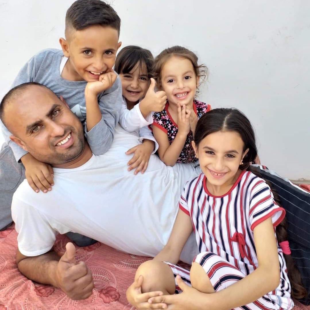 Abu_Salah9's tweet photo. رحلوا جميعاً ، في أمان اللّه.

هذه هي غزة، عائلات كاملة تُمسح في ثواني من السجل المدني. https://t.co/O38yZZgcXF