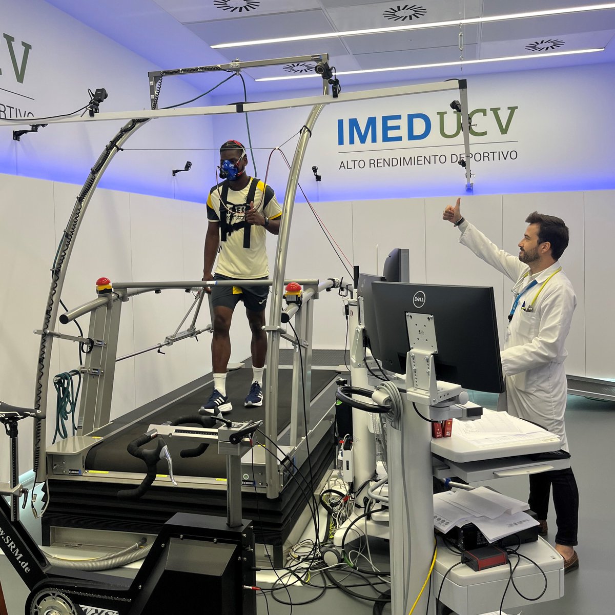IMEDHospitales's tweet photo. ⚽️El futbolista Willy Kambwala pasa las pruebas médicas en @imeducv y confirma su fichaje como nuevo jugador del @VillarrealCF 

¡Suerte en esta nueva etapa! 👏

#IMED #IMEDUCV #IMEDHospitales https://t.co/npuisLe6Kk