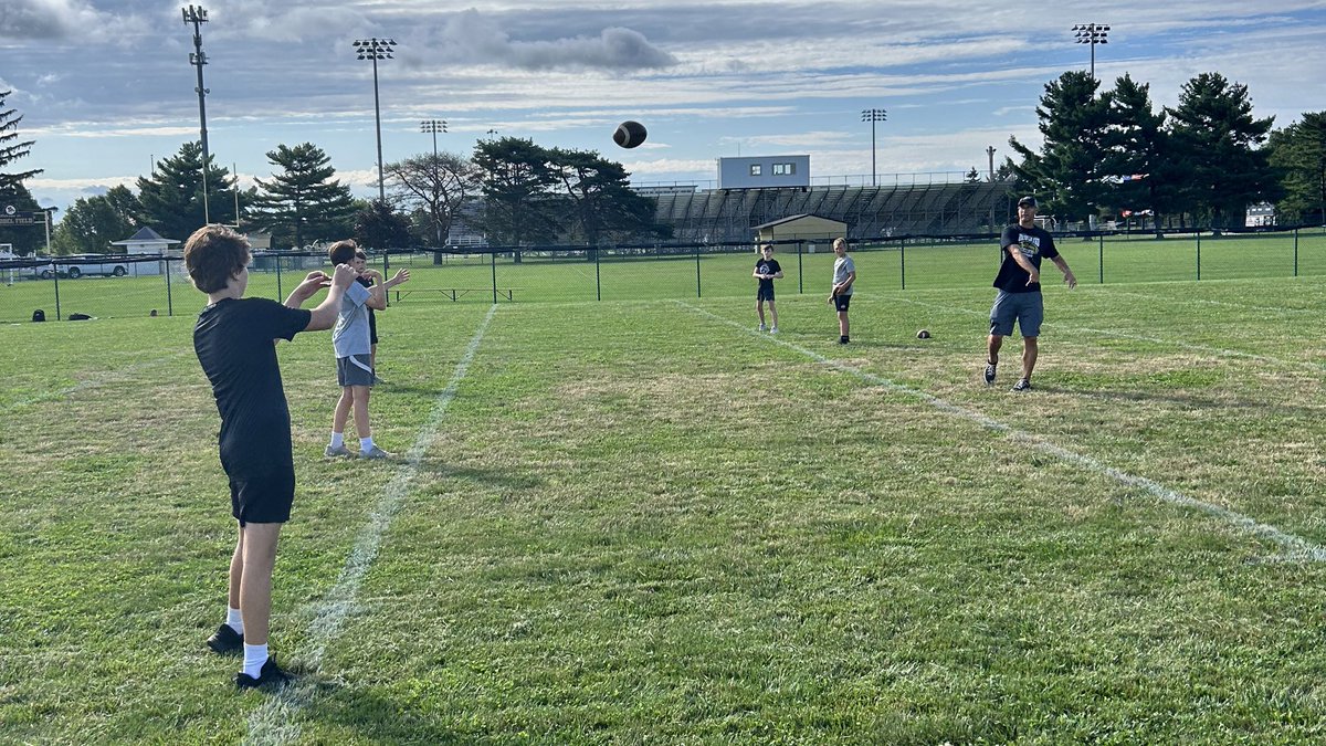 monheimandr's tweet photo. Great first day of football camp! @PburgPJHS https://t.co/LlKdMkEgEd