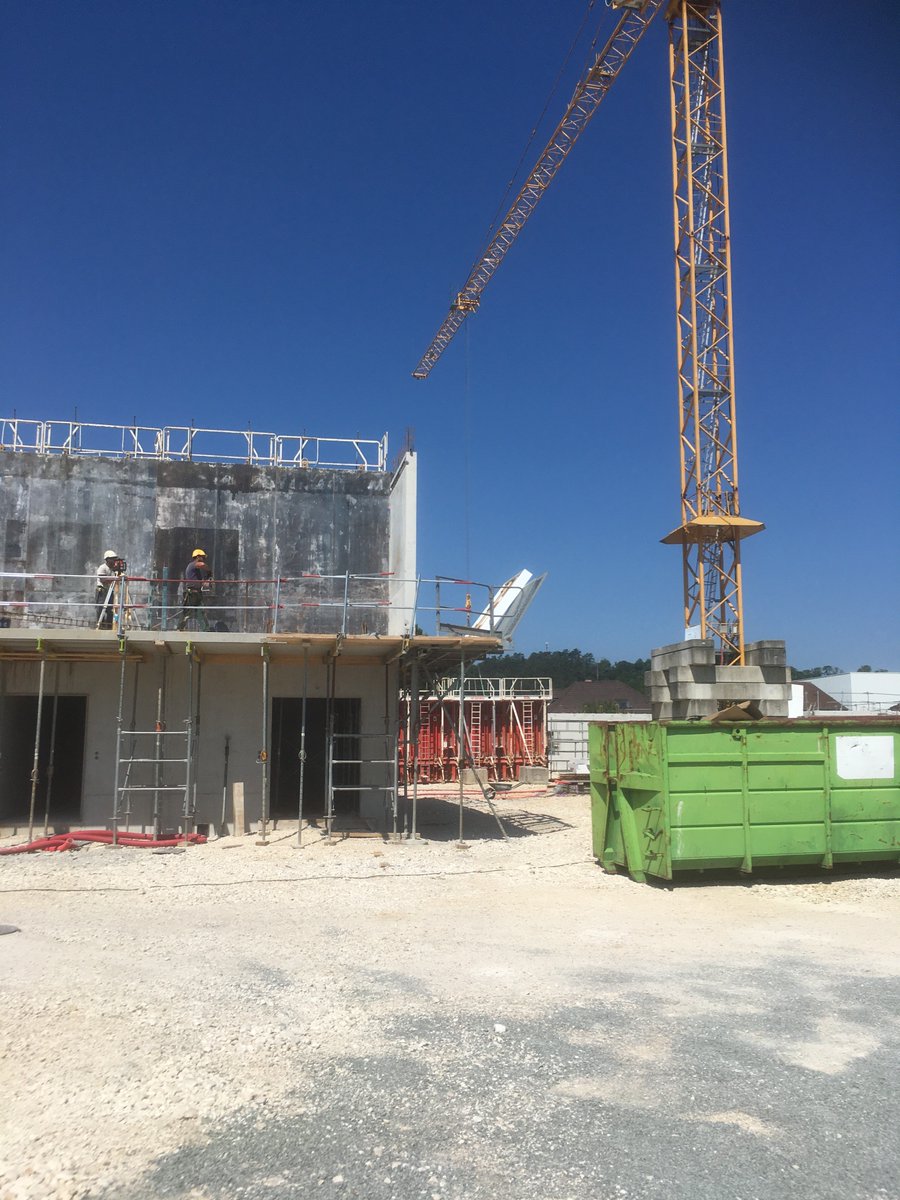 mutcomtoise's tweet photo. Les travaux avancent bien pour notre futur Ehpad de Valentigney.
La livraison de la chambre témoin est prévue en novembre 2024 et l’ouverture des Jardins de Pomone devrait avoir lieu dans le courant du premier semestre 2026.
crédit photos : Alain Mauvais 
#EHPAD #valentigney https://t.co/wS3GR4z6pQ